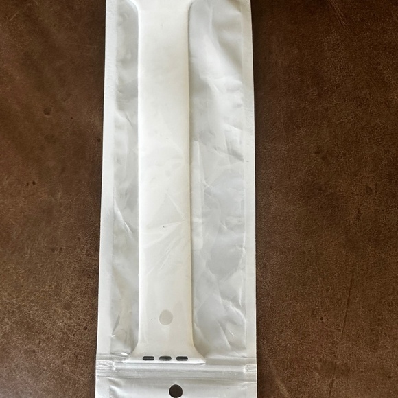 White Silicone Apple Watch Band - Picture 1 of 3